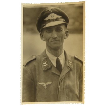 Foto de Flak Gefreiter en una gorra con visera. Espenlaub militaria